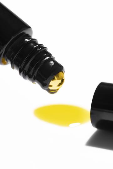 Lip-Serum-lippenserum-10-ml-henne-organics-7-min Luxury Lip Serum | HENNÈ Organics