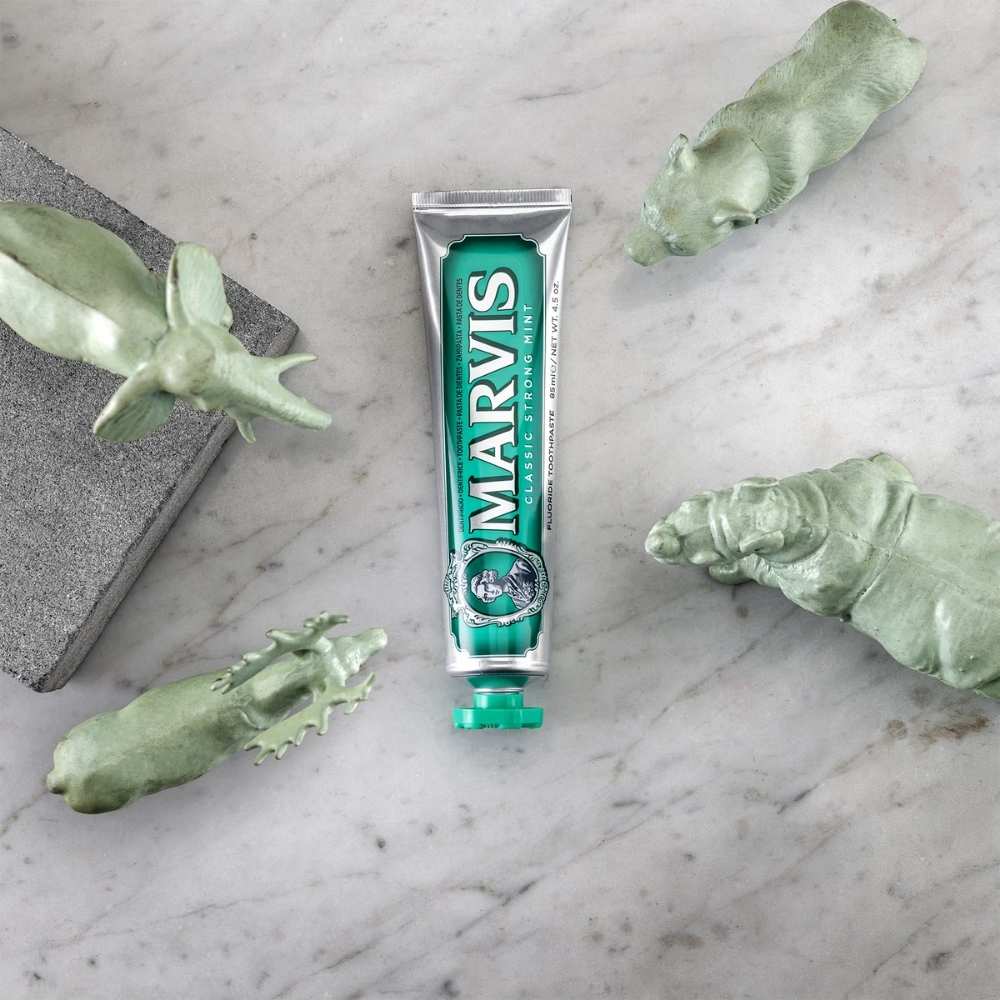 Classic Strong Mint Toothpaste
