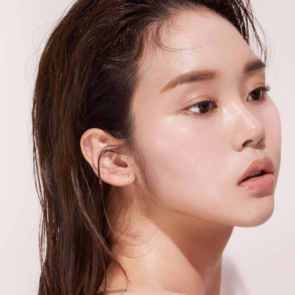 Heimish-Artless-Perfect-Cushion-SPF50-PA-23-Natural-Beige-model