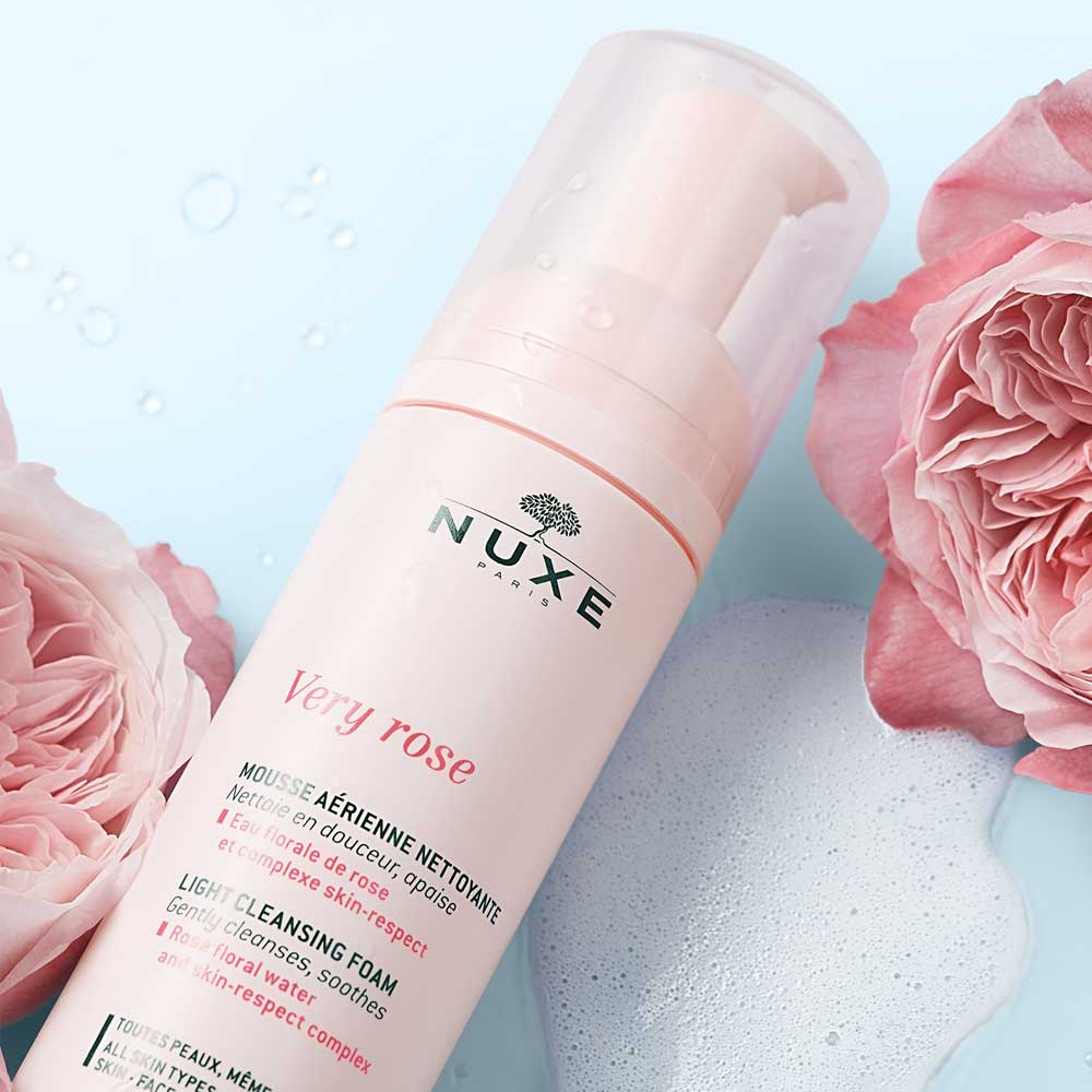 Very Rose Light Cleansing Foam 