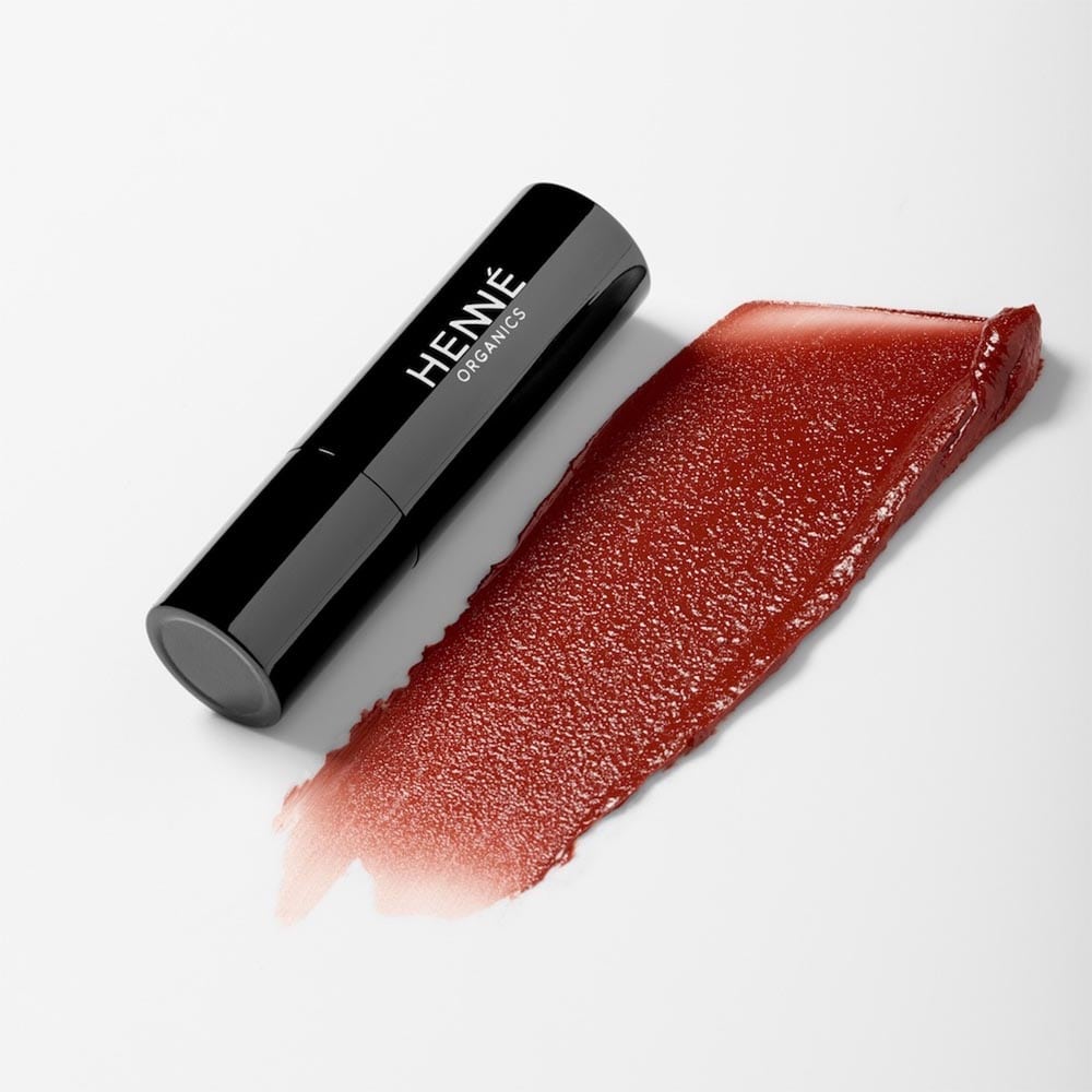 look-beautiful-products-henne-organics-tinted-lips-intrigue-3