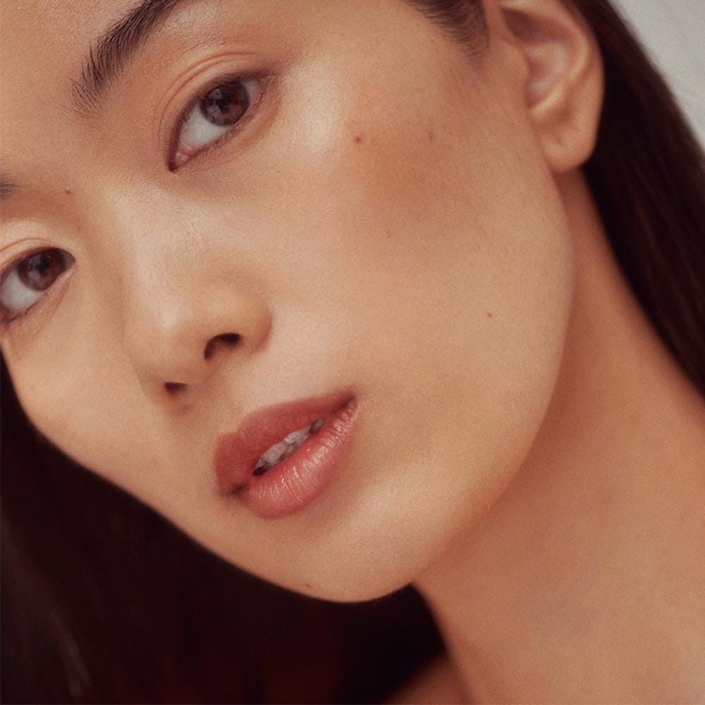 look-beautiful-products-henne-organics-tinted-lips-intrigue-4