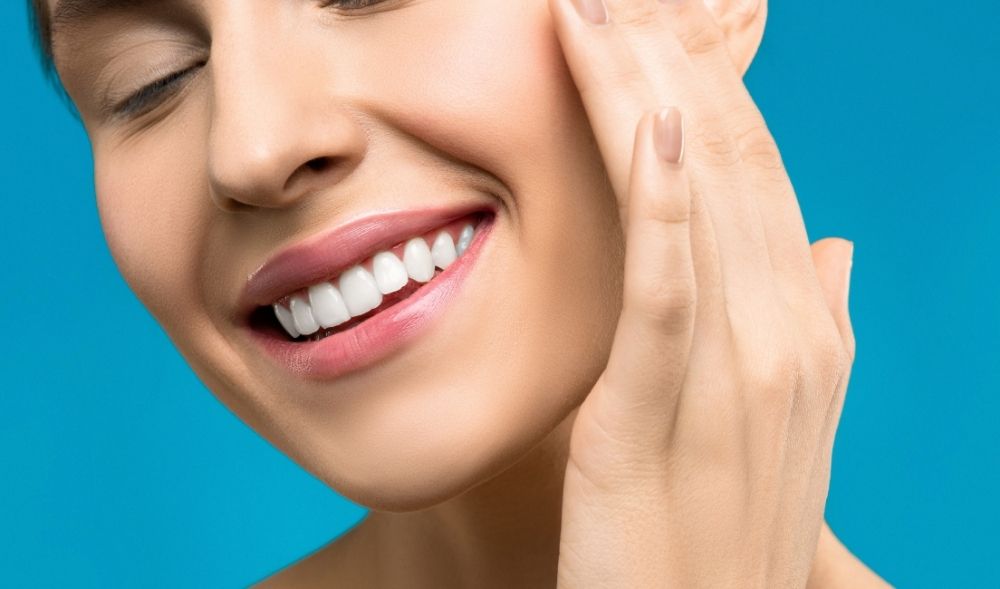 Beauty cheats: yellow teeth