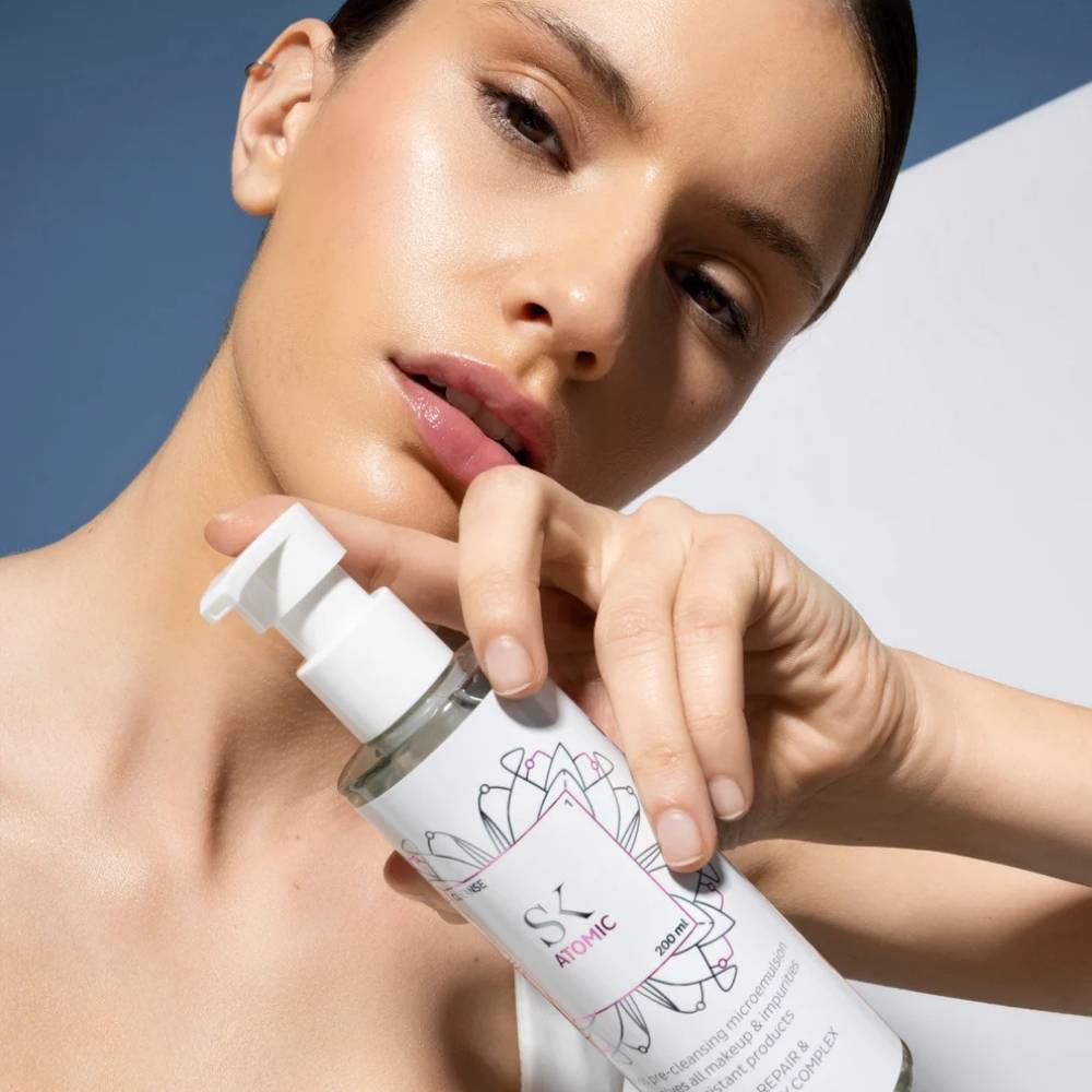 Atomic - Lightweight facial cleanser